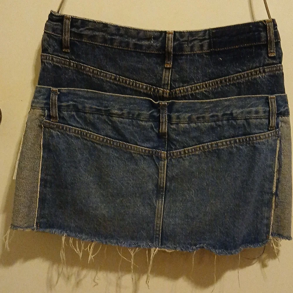 Zara Blue Denim Skirt with Button Detail - Picture 2 of 3